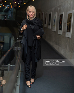 Mahnaz Afshar feet photo thumbnail
