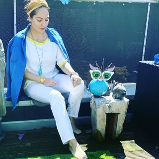 Mahnaz Afshar feet photo thumbnail