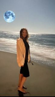 Mahnaz Afshar feet photo thumbnail