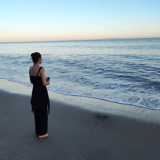 Mahnaz Afshar feet photo thumbnail