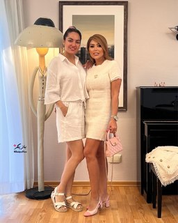 Mahnaz Afshar feet photo thumbnail