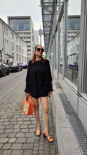 Mahnaz Afshar feet photo thumbnail