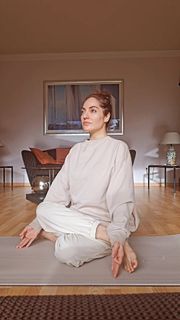 Mahnaz Afshar feet photo thumbnail