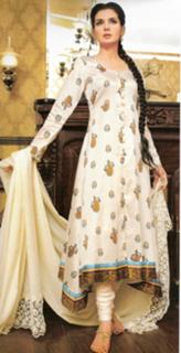 Mahnoor Baloch feet photo 2