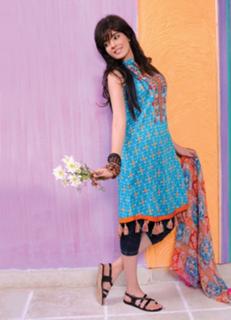 Mahnoor Baloch feet photo 4