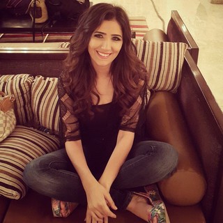 Mai Omar feet photo thumbnail