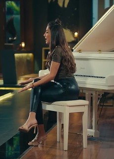 Mai Omar feet photo thumbnail