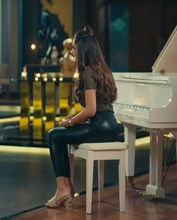 Mai Omar feet photo thumbnail