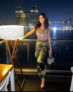 Mai Omar feet photo thumbnail
