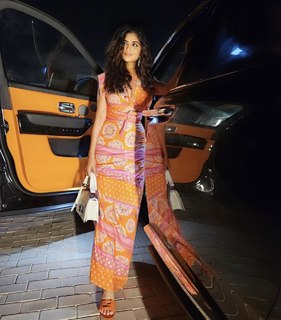 Mai Omar feet photo thumbnail