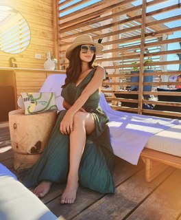 Mai Omar feet photo thumbnail