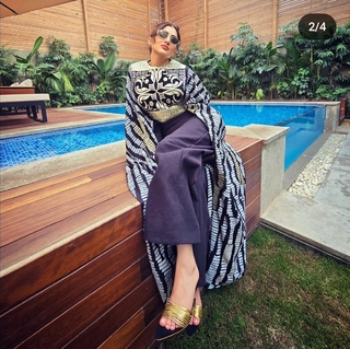Mai Omar feet photo thumbnail