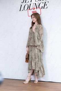Mai Shiraishi feet photo 12
