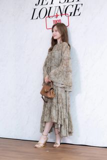 Mai Shiraishi feet photo 11