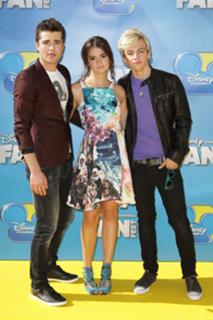 Maia Mitchell feet photo thumbnail