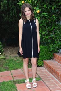 Maia Mitchell feet photo thumbnail
