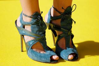 Maia Mitchell feet photo thumbnail