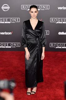 Maia Mitchell feet photo thumbnail
