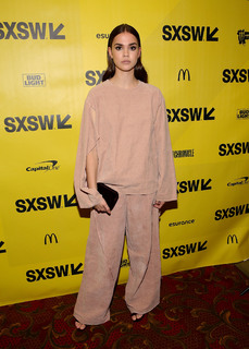 Maia Mitchell feet photo thumbnail