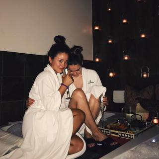Maia Mitchell feet photo thumbnail