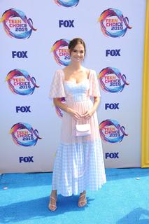 Maia Mitchell feet photo thumbnail