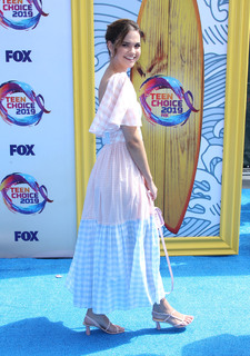 Maia Mitchell feet photo thumbnail