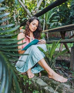 Maiara Walsh feet photo thumbnail