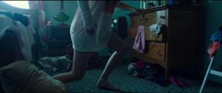 Maika Monroe feet photo thumbnail