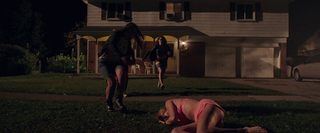 Maika Monroe feet photo thumbnail