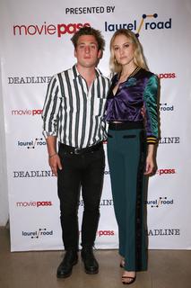 Maika Monroe feet photo thumbnail