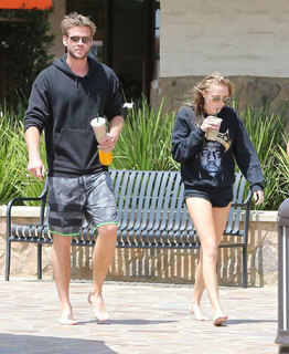 Maika Monroe feet photo thumbnail