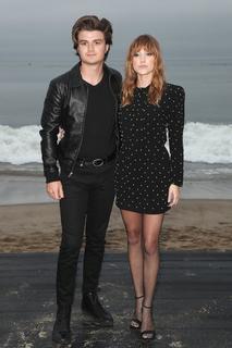 Maika Monroe feet photo thumbnail