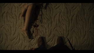 Maika Monroe feet photo thumbnail