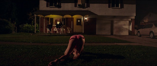 Maika Monroe feet photo thumbnail