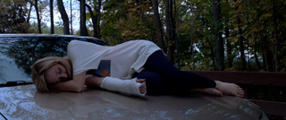 Maika Monroe feet photo thumbnail