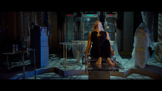 Maika Monroe feet photo thumbnail