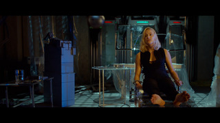 Maika Monroe feet photo 4