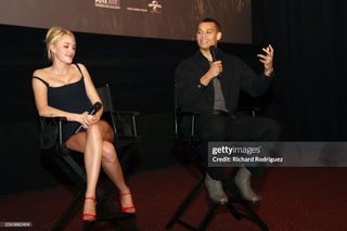 Maika Monroe feet photo 20