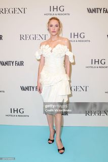 Maika Monroe feet photo 16