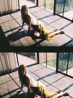 Maika Monroe feet photo 1