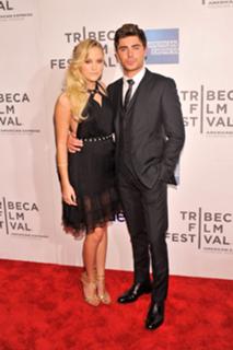 Maika Monroe feet photo thumbnail