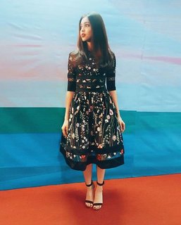 Maine Mendoza feet photo 6