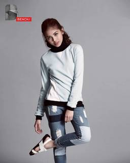 Maine Mendoza feet photo 3