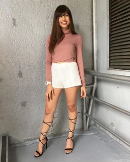 Maine Mendoza feet photo 5