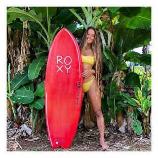 Mainei Kinimaka feet photo 1
