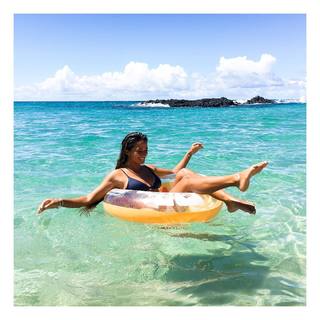 Mainei Kinimaka feet photo 16