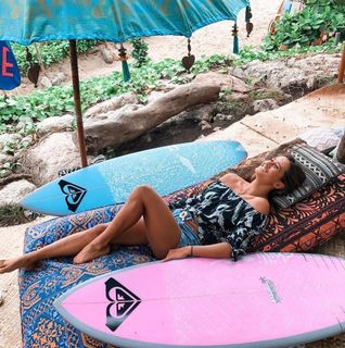 Mainei Kinimaka feet photo 9