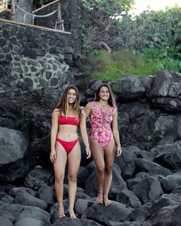 Mainei Kinimaka feet photo 8
