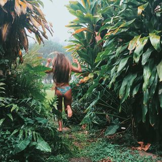 Mainei Kinimaka feet photo 12