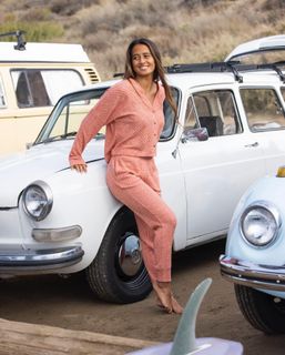 Mainei Kinimaka feet photo 15